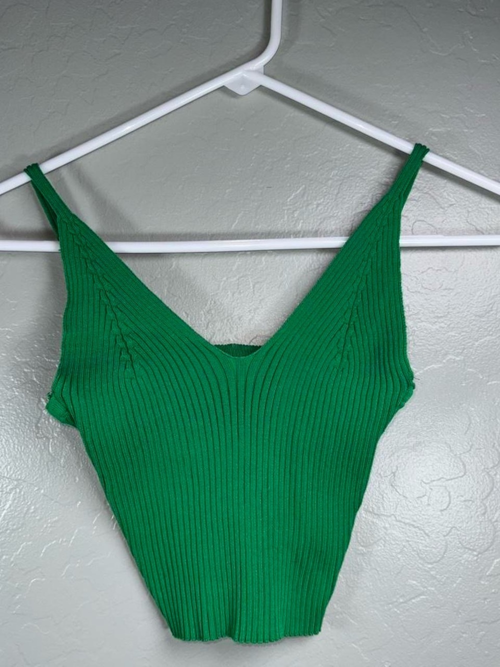 SHEIN Green Ribbed Knit V-Neck Cropped Tank Top XS